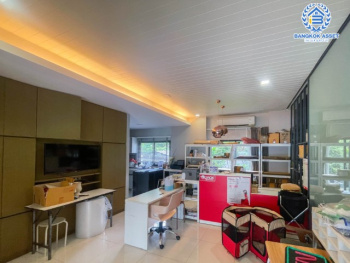 *****ทาวน์โฮมมือสองกรุงเทพมหานคร ม.วิลลาอัลเบลโล่ กรุงเทพ-กรีฑา #หลังมุม เนื้อที่กว้างถึง 72 ตร.ว. ฟังก์ชัน 3 ห้องนอน 3 ห้องน้ำ สามารถจอดรถได้ 4 คัน ทาวน์โฮมที่เหมือนได้บ้านเดี่ยว บนทำเลเยี่ยม ติด ถ.กรุงเทพกรีฑา เชื่อมต่อ ถ.ศรีนครินทร์-ร่มเกล้า